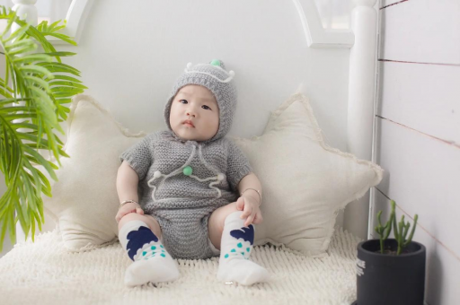 舞钢宝宝几个月流口水