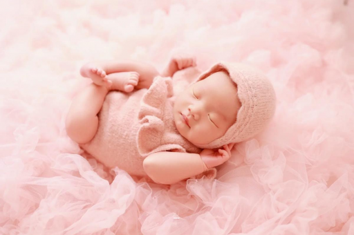 舞钢宝宝吃手是饿了吗